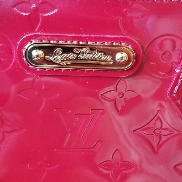 Lous Vuitton Vernis Wilshire PM Pomme D'amour - Picture 3 of 16